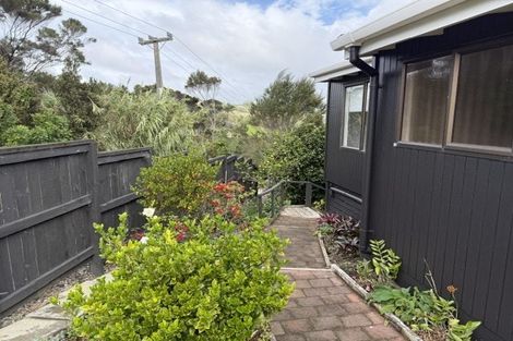 Photo of property in 5 Bush Point Road, Cable Bay, 0420