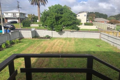 Photo of property in 11 Kotuku Street, Te Atatu Peninsula, Auckland, 0610