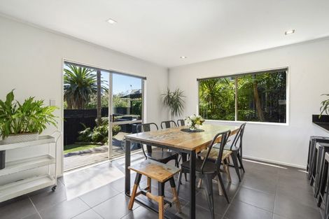 Photo of property in 8 Garden Lane, Torbay, Auckland, 0632