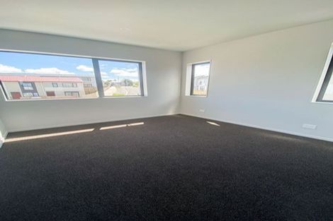 Photo of property in 30 Matawhanga Drive, Wattle Downs, Auckland, 2103