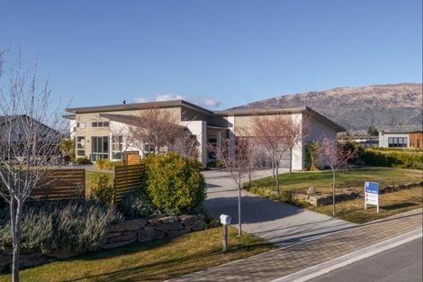 Photo of property in 13 Coromandel Street, Wanaka, 9305