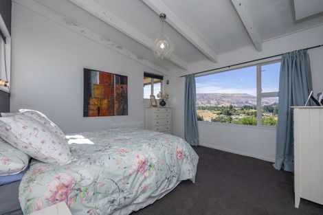 Photo of property in 12 Hillview Place, Wanaka, 9305