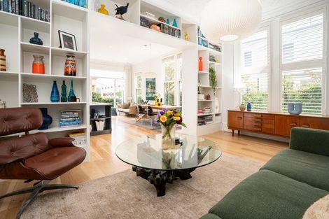 Photo of property in 18 Austin Street, Mount Victoria, Wellington, 6011