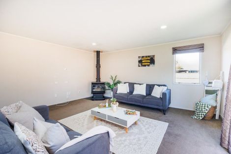 Photo of property in 21 Cleveland Heights, Kelvin Grove, Palmerston North, 4414