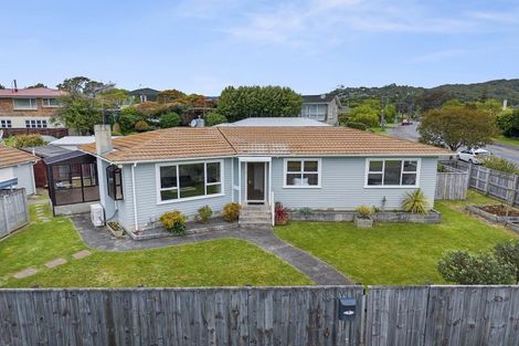 Photo of property in 2 Whirinaki Crescent, Heretaunga, Upper Hutt, 5018