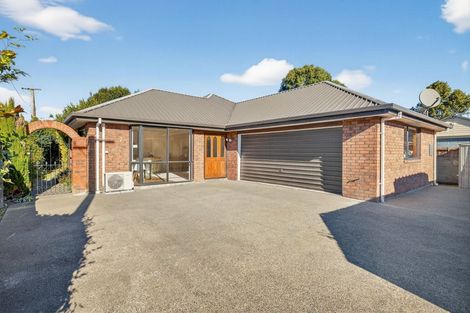 Photo of property in 2/8 Fovant Street, Russley, Christchurch, 8042