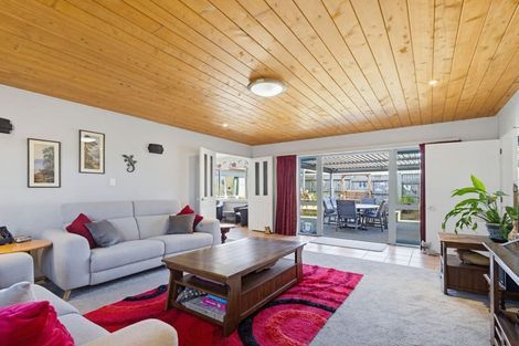 Photo of property in 11 Fishermans Drive, Coastlands, Whakatane, 3120