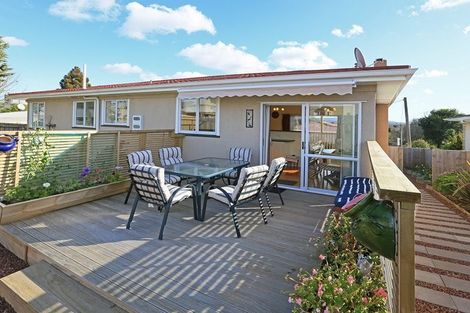Photo of property in 11 Sheehan Road, Te Atatu South, Auckland, 0610