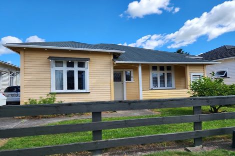 Photo of property in 24 Mcgiffert Street, Palmerston North, 4410