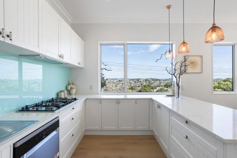 Photo of property in 517 East Coast Road, Murrays Bay, Auckland, 0630