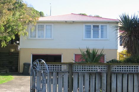 Photo of property in 57 Bassett Road, Johnsonville, Wellington, 6037