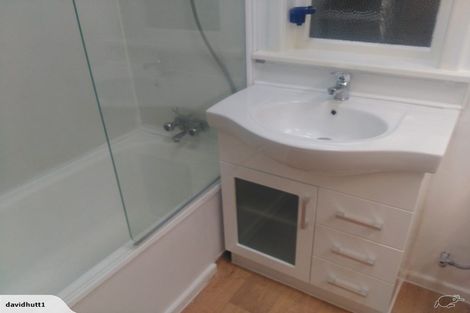 Photo of property in 16 Richmond Avenue, Karori, Wellington, 6012