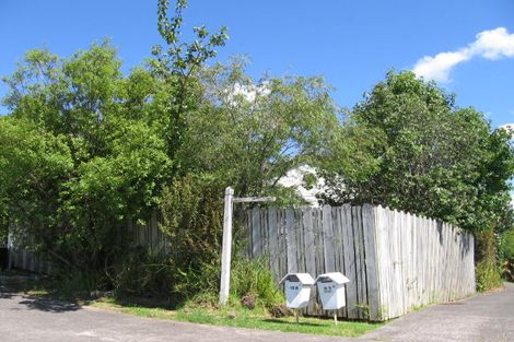 Photo of property in 2/15 Exeter Place, Unsworth Heights, Auckland, 0632