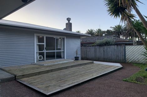 Photo of property in 50 Edmonton Road, Henderson, Auckland, 0612