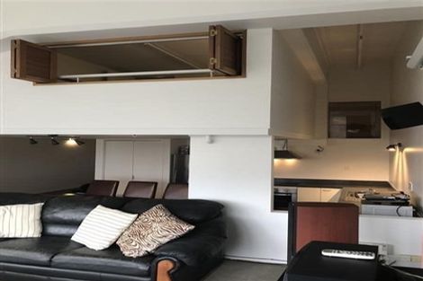 Photo of property in 2/318 Sunset Road, Unsworth Heights, Auckland, 0632