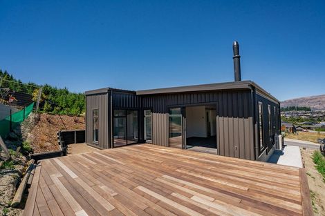 Photo of property in 2 Tuohy Lane, Wanaka, 9305