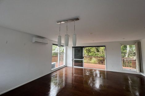 Photo of property in 11 Holt Avenue, Torbay, Auckland, 0630