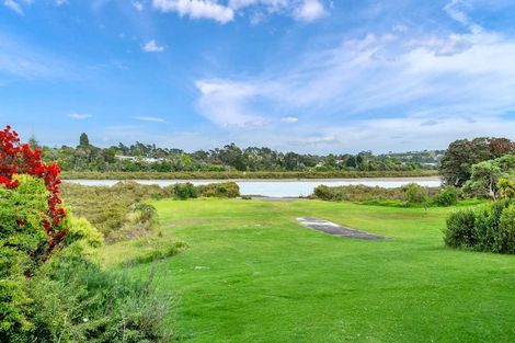 Photo of property in 9 Wharf Road, Te Atatu Peninsula, Auckland, 0610