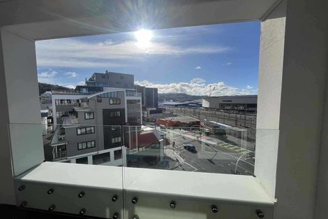 Photo of property in Stadium Garden Flats, 309/107 Thorndon Quay, Pipitea, Wellington, 6011