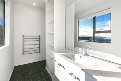 Photo of property in 26 Mercury Way, Whitby, Porirua, 5024