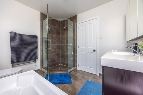 Photo of property in 61b Margan Avenue, New Lynn, Auckland, 0600