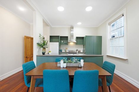 Photo of property in 11 Roxburgh Street, Mount Victoria, Wellington, 6011