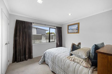 Photo of property in 11b Montrose Place, Highlands Park, New Plymouth, 4312