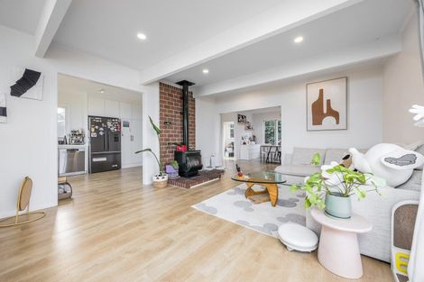 Photo of property in 7 Chamberlain Road, Massey, Auckland, 0614