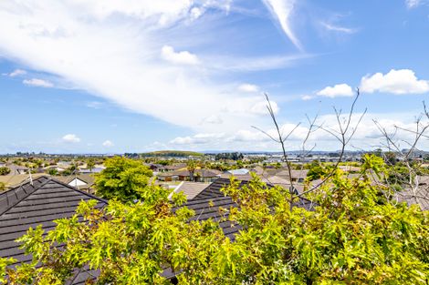 Photo of property in 13 Conacher Close, East Tamaki Heights, Auckland, 2016