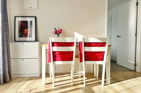 Photo of property in 8 Barbados Drive, Unsworth Heights, Auckland, 0632