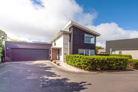 Photo of property in 24e Mandalay Terrace, Khandallah, Wellington, 6035