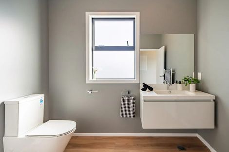 Photo of property in 380b Cambridge Terrace, Naenae, Lower Hutt, 5011