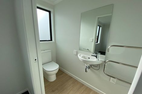 Photo of property in 6/5 Peachgrove Road, Te Atatu Peninsula, Auckland, 0610