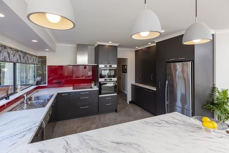 Photo of property in 68 Guildford Drive, Paraparaumu, 5032