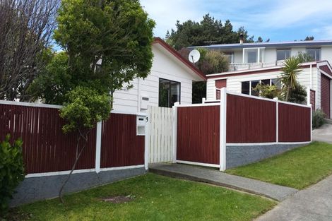 Photo of property in 3 Maracas Crescent, Grenada Village, Wellington, 6037