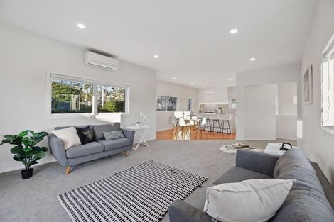 Photo of property in 352 East Coast Road, Sunnynook, Auckland, 0630