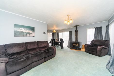 Photo of property in 8 Colonial Place, Kelvin Grove, Palmerston North, 4414