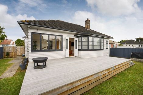 Photo of property in 97 Savage Crescent, West End, Palmerston North, 4412