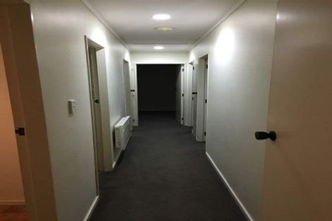 Photo of property in 17 Fernhaven Grove, Newlands, Wellington, 6037