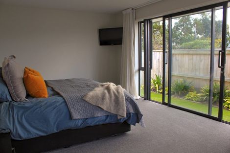 Photo of property in 18 Charlotte Drive, Omokoroa, 3114