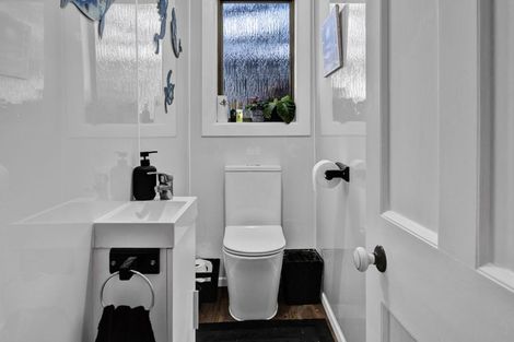 Photo of property in 73 Puriri Street, Hawera, 4610