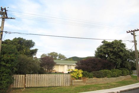 Photo of property in 21 Kaitawa Crescent, Paraparaumu, 5032