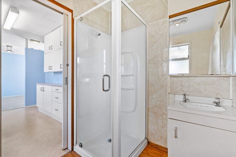 Photo of property in 1/12 Cresta Avenue, Beach Haven, Auckland, 0626