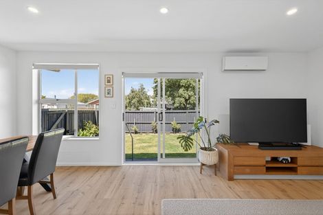 Photo of property in 2/21 Cob Crescent, Woolston, Christchurch, 8062