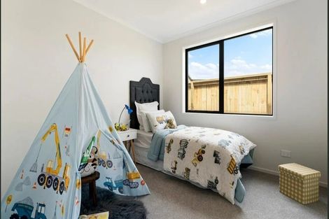 Photo of property in 47 Rorotu Avenue, Karaka, 2113