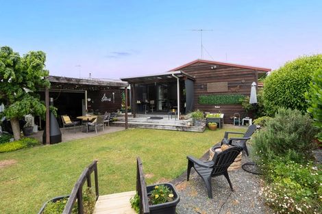 Photo of property in 14 Camellia Place, Hamilton Lake, Hamilton, 3204
