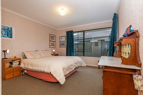 Photo of property in 19 Caroline Crescent, Highbury, Palmerston North, 4412
