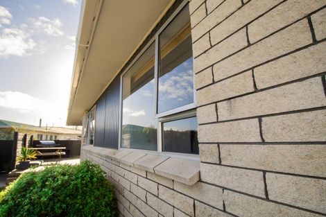 Photo of property in 32 Palliser Place, Milson, Palmerston North, 4414