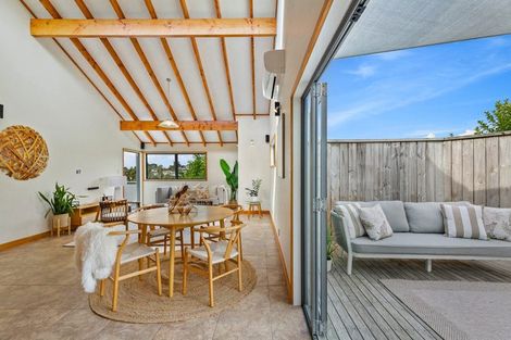 Photo of property in 1/24 Jellicoe Road, Murrays Bay, Auckland, 0630