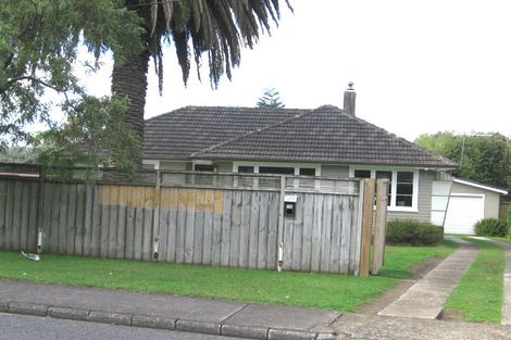 Photo of property in 76a Neil Avenue, Te Atatu Peninsula, Auckland, 0610
